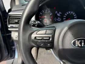 Kia Stonic (2019) thumbnail 23