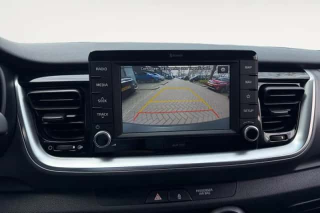 Kia Stonic (2019) thumbnail 25