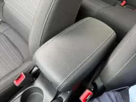 Kia Stonic (2019) thumbnail 26