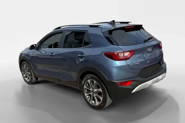 Kia Stonic (2019) thumbnail 4