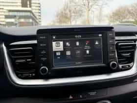 Kia Stonic (2019) thumbnail 32