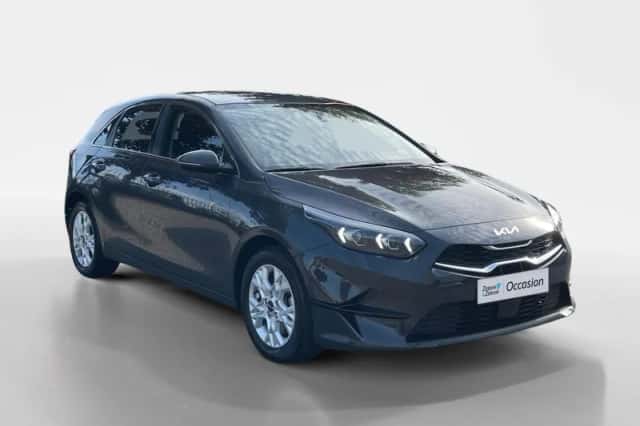 Kia Ceed (2024) thumbnail 3