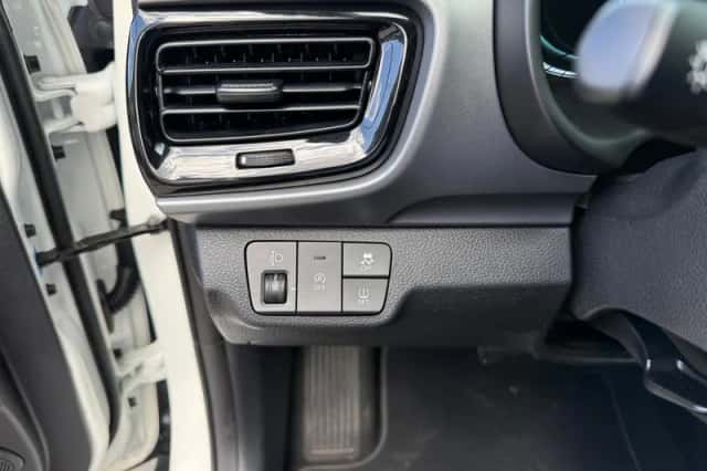 Kia Stonic (2025) thumbnail 12
