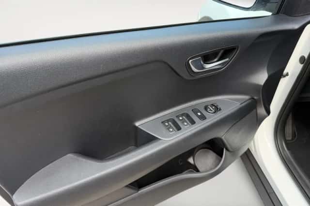Kia Stonic (2025) thumbnail 17