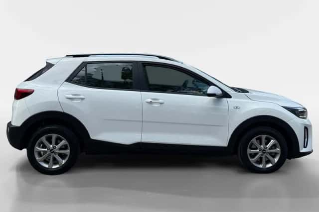 Kia Stonic (2025) thumbnail 4
