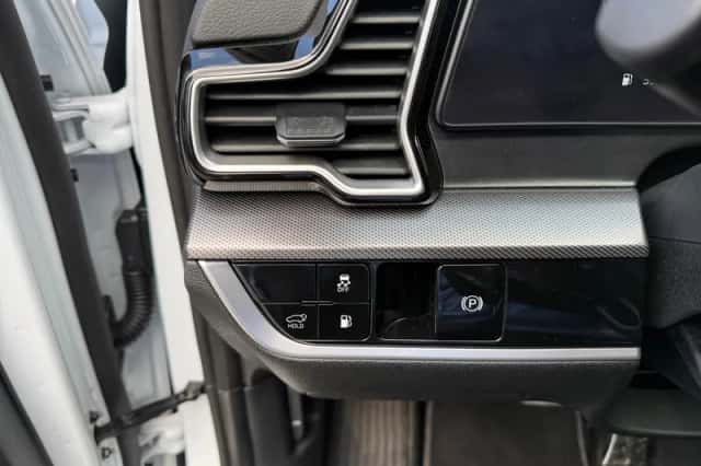 Kia Sportage (2023) thumbnail 6