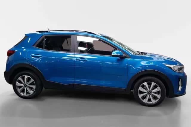 Kia Stonic (2023) thumbnail 4