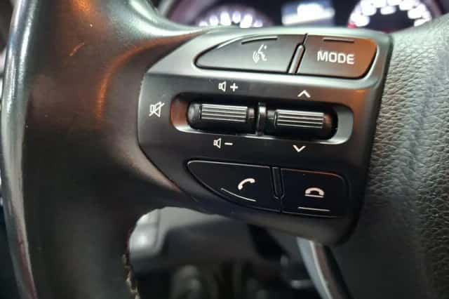 Kia Stonic (2023) thumbnail 6