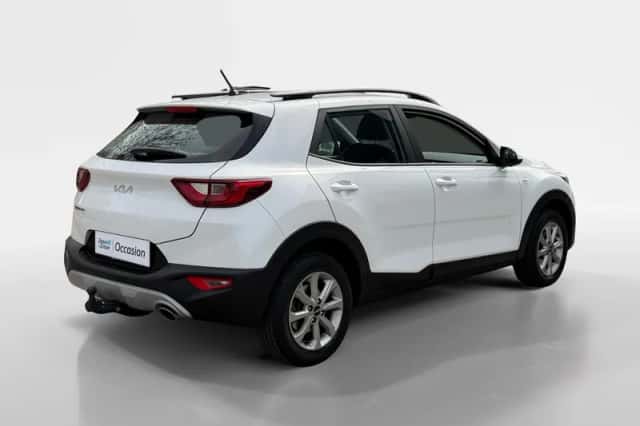 Kia Stonic (2022) thumbnail 2
