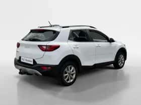 Kia Stonic (2022) thumbnail 2