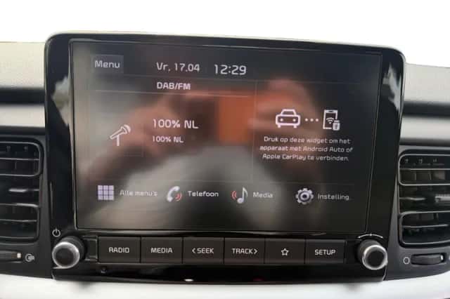 Kia Stonic (2022) thumbnail 16