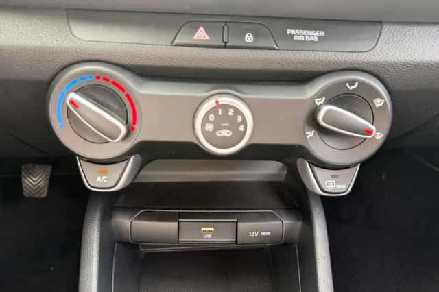 Kia Stonic (2022) thumbnail 25