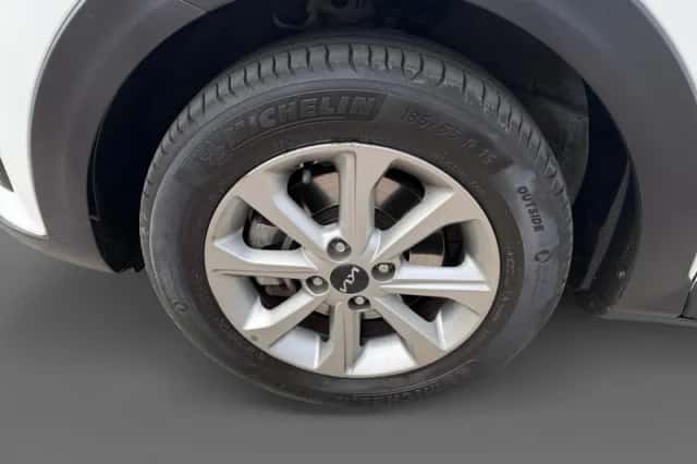 Kia Stonic (2022) thumbnail 8