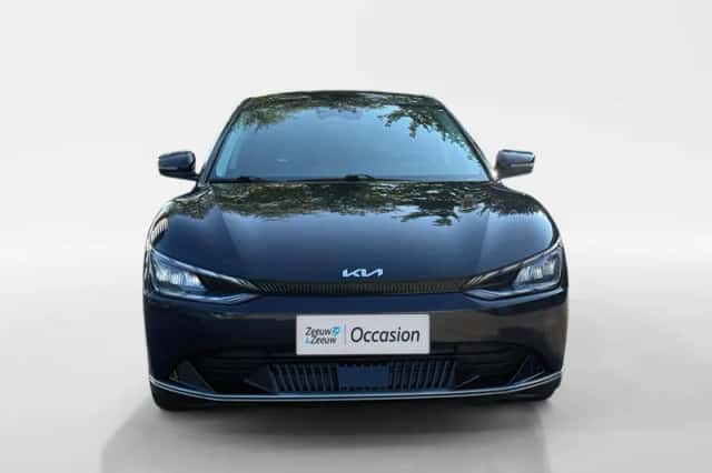 Kia EV6 (2023) thumbnail 2