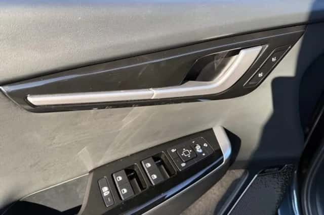 Kia EV6 (2023) thumbnail 11