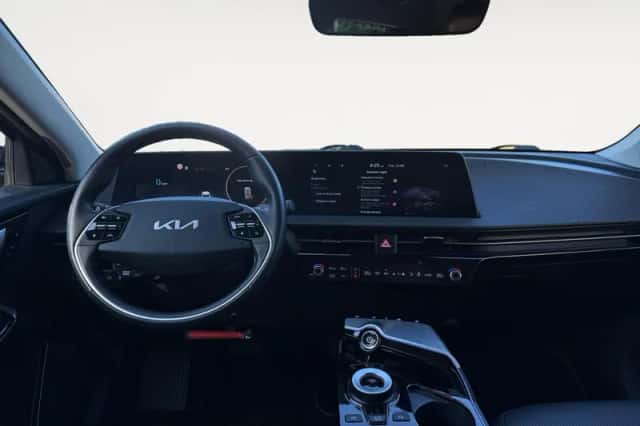 Kia EV6 (2023) thumbnail 16