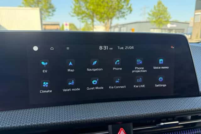 Kia EV6 (2023) thumbnail 23