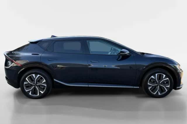 Kia EV6 (2023) thumbnail 4
