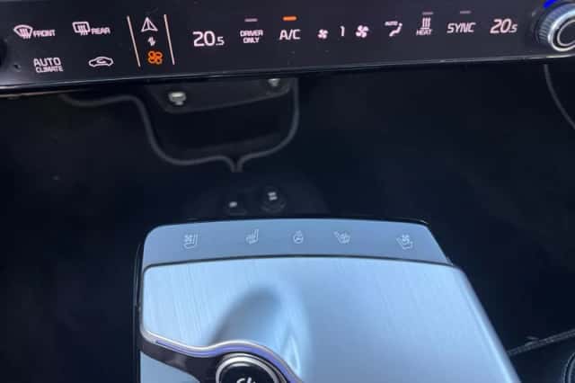 Kia EV6 (2023) thumbnail 31