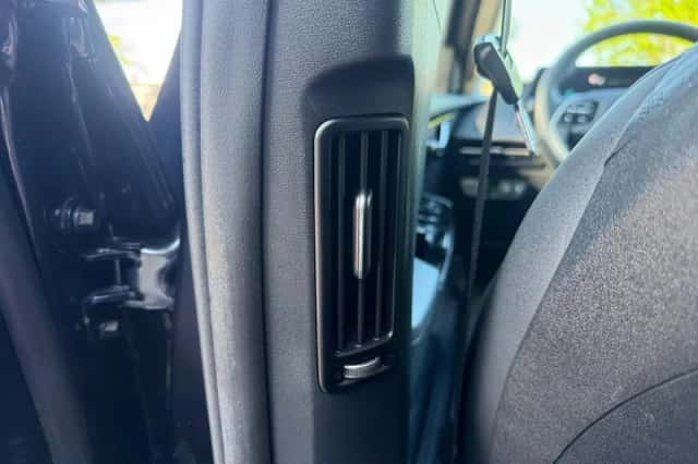 Kia EV6 (2023) thumbnail 42