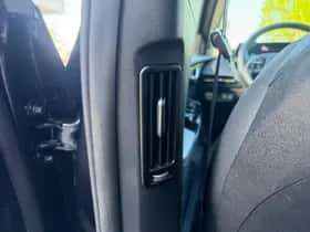 Kia EV6 (2023) thumbnail 42