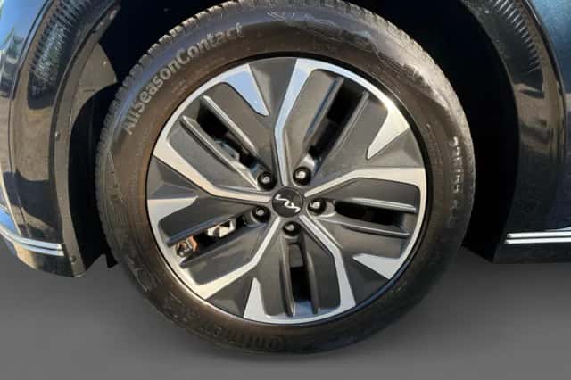 Kia EV6 (2023) thumbnail 8