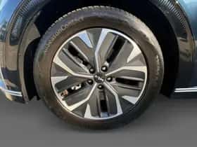 Kia EV6 (2023) thumbnail 8