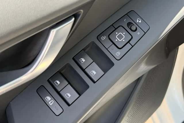 Kia Niro EV (2024) thumbnail 16