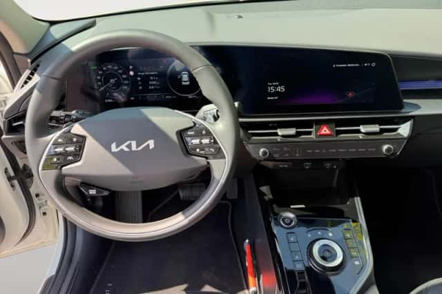 Kia Niro EV (2024) thumbnail 24