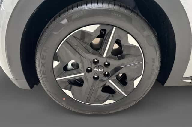 Kia EV6 (2025) thumbnail 16