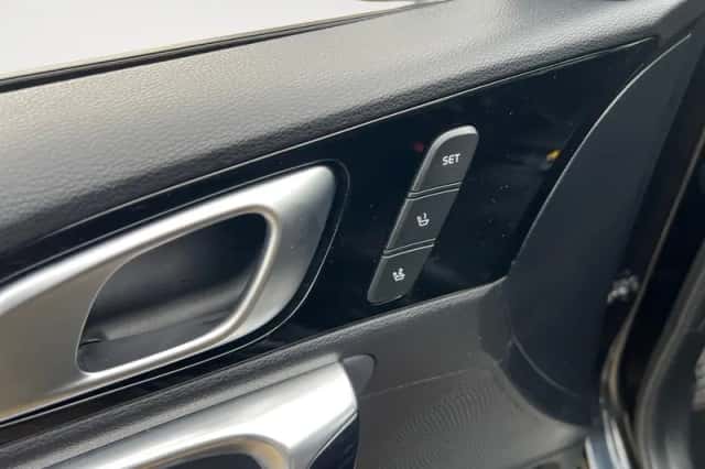 Kia Ceed (2019) thumbnail 12