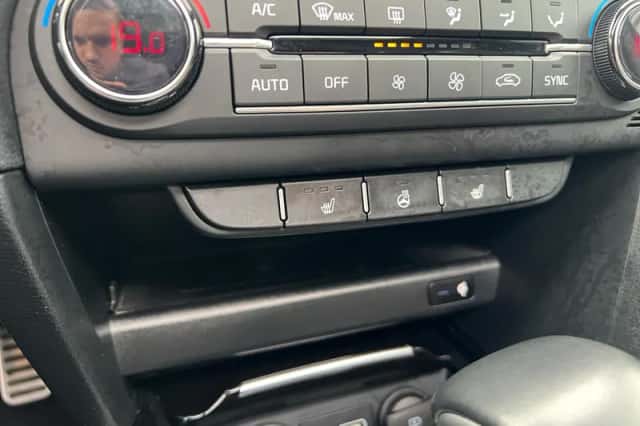 Kia Ceed (2019) thumbnail 25