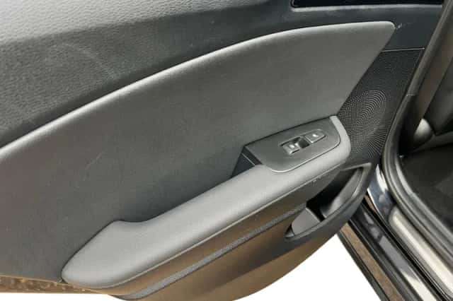Kia Ceed (2019) thumbnail 33