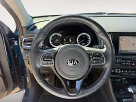 Kia Niro (2018) thumbnail 24
