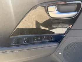 Kia Niro (2018) thumbnail 25