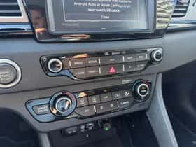 Kia Niro (2018) thumbnail 28