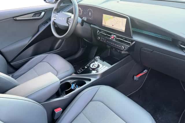 Kia Niro (2023) thumbnail 8