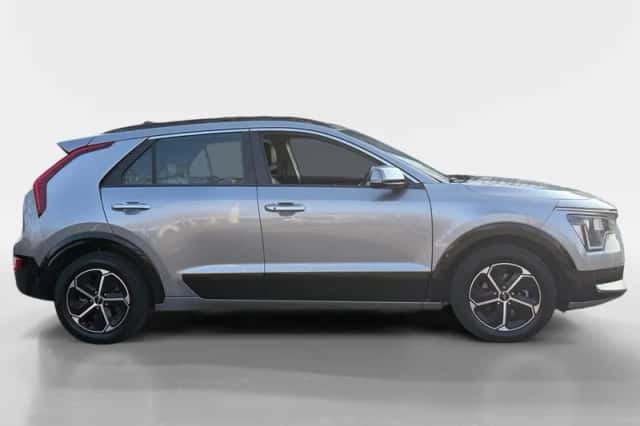 Kia Niro (2023) thumbnail 9