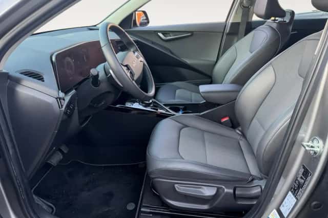 Kia Niro (2023) thumbnail 10