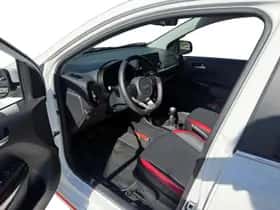 Kia Picanto (2021) thumbnail 11