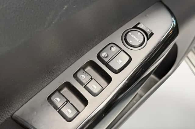 Kia Picanto (2023) thumbnail 16