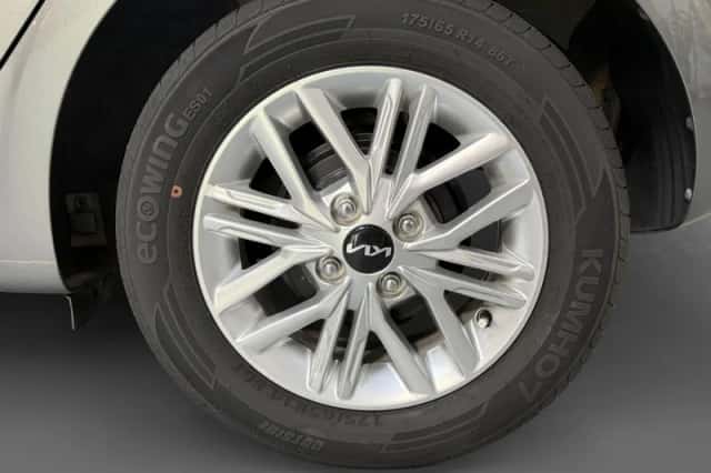 Kia Picanto (2023) thumbnail 17