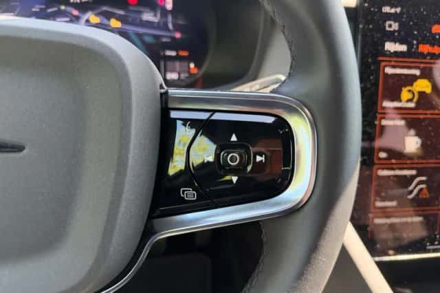 Polestar 2 (2023) thumbnail 9