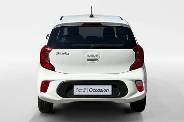 Kia Picanto (2023) thumbnail 6
