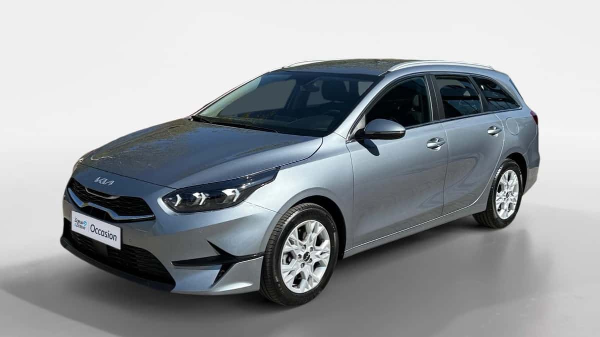 Kia Ceed Sportswagon (2024) — foto 1