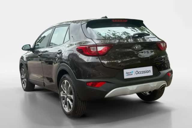 Kia Stonic (2018) thumbnail 4