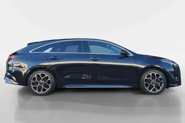 Kia Proceed (2024) thumbnail 4