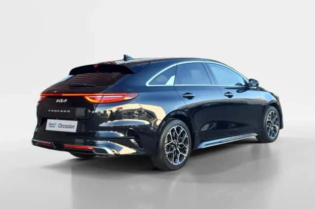 Kia Proceed (2024) thumbnail 5