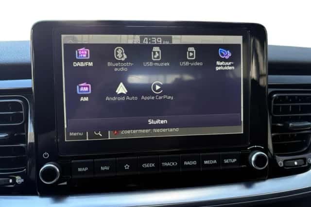 Kia Stonic (2021) thumbnail 16