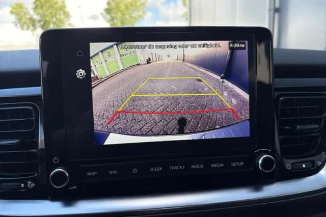 Kia Stonic (2021) thumbnail 17